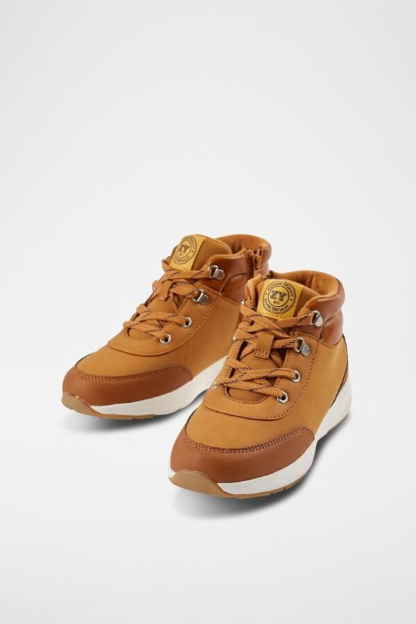 Boot camel