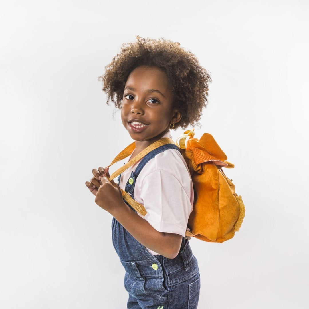little-girl-with-backpack-studio